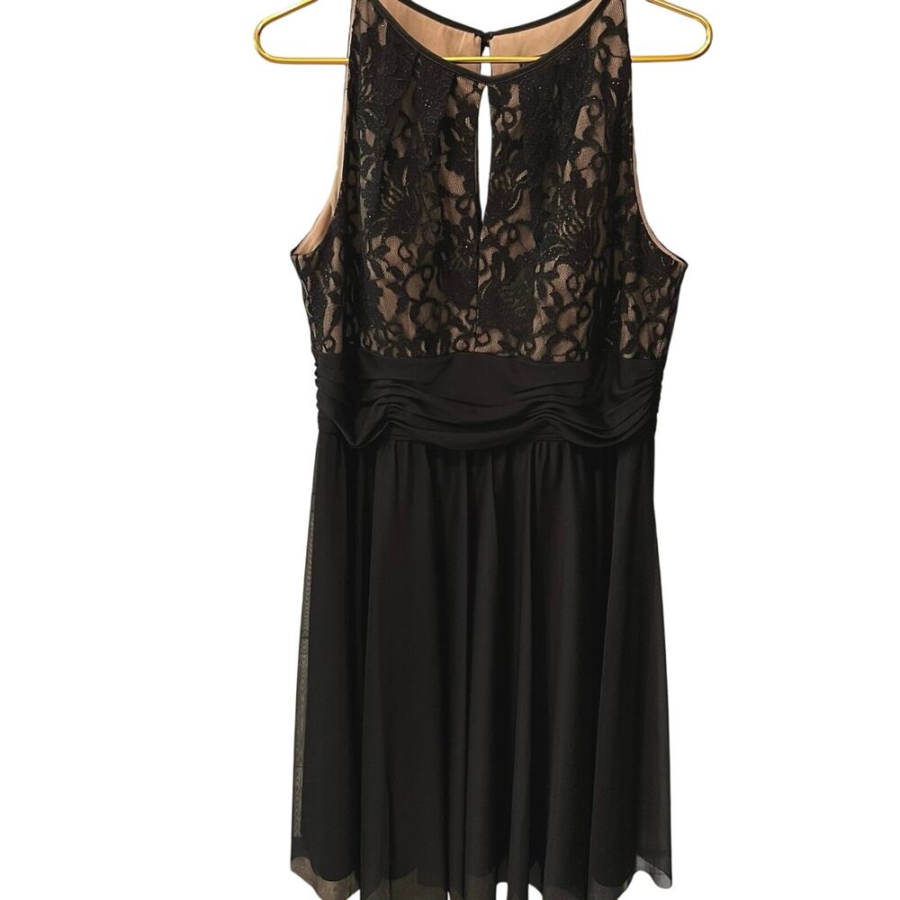 Jessica Howard Black and Nude Lace-Detail Midi Dress